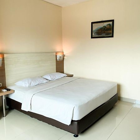 Winstar Hotel Пеканбару Екстериор снимка