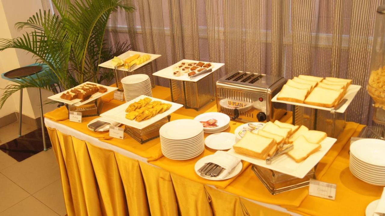 Winstar Hotel Пеканбару Екстериор снимка