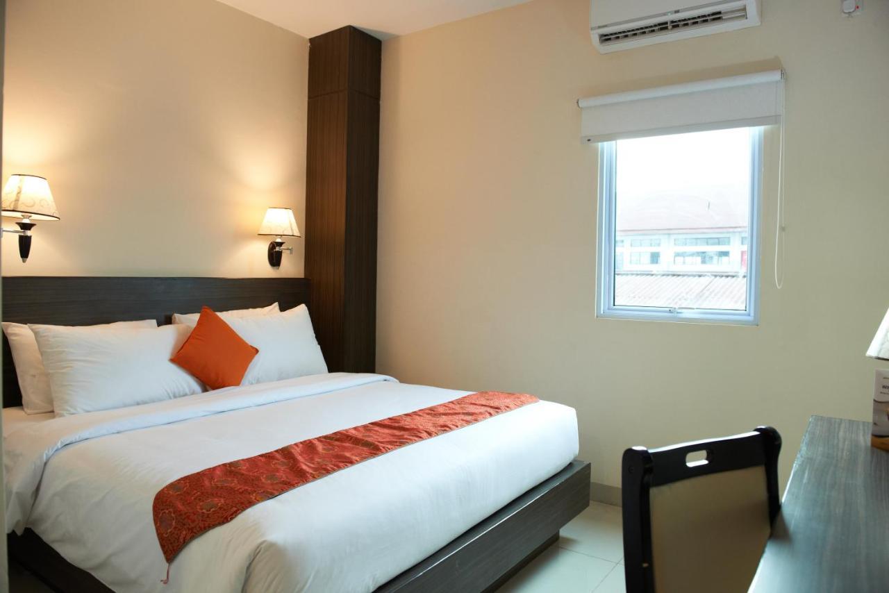 Winstar Hotel Пеканбару Екстериор снимка