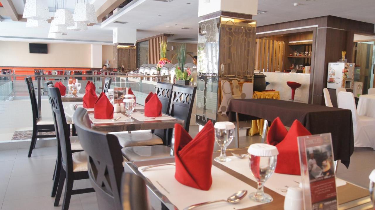 Winstar Hotel Пеканбару Екстериор снимка
