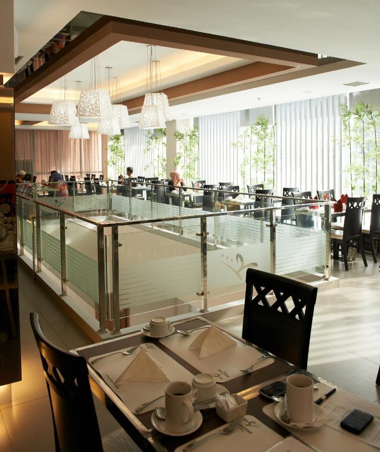 Winstar Hotel Пеканбару Екстериор снимка