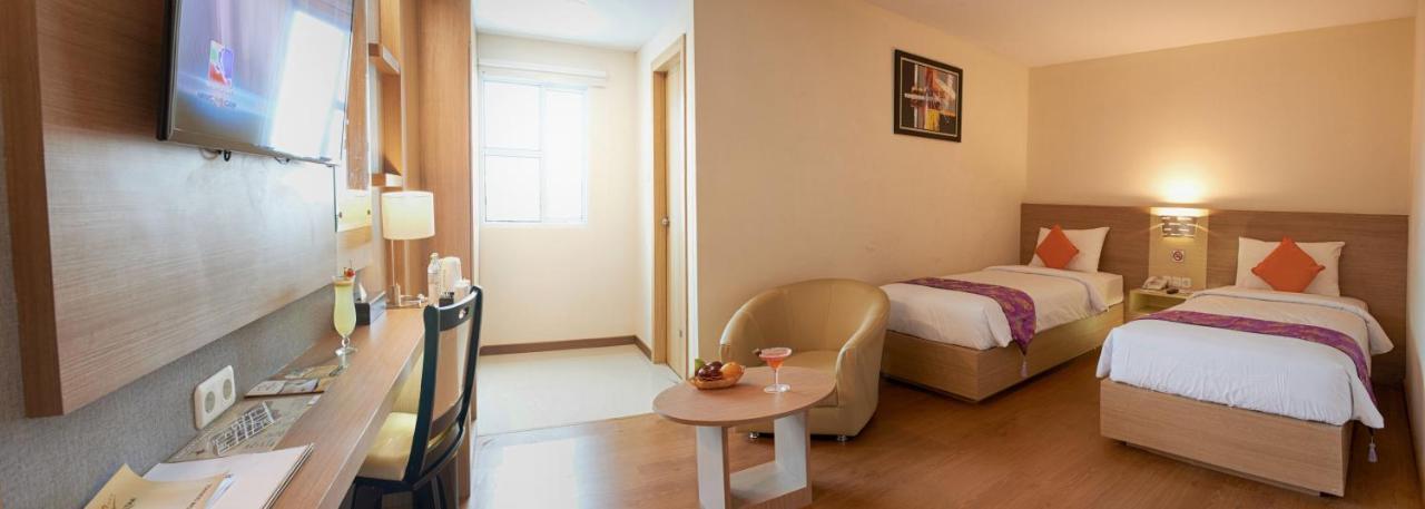 Winstar Hotel Пеканбару Екстериор снимка