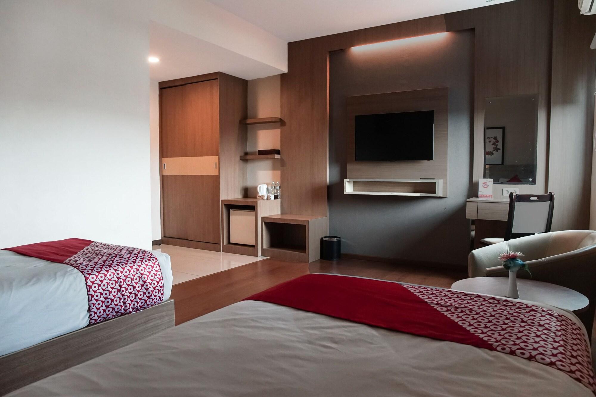 Winstar Hotel Пеканбару Екстериор снимка