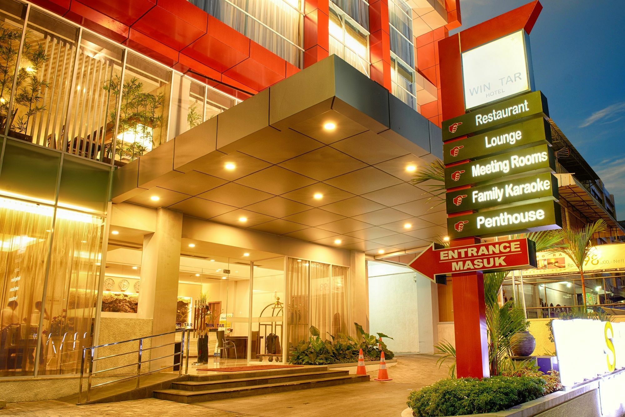 Winstar Hotel Пеканбару Екстериор снимка